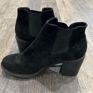 Merona black heeled boots